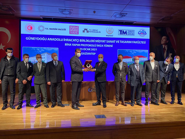 mahsum-altunkaya-midyat-sanat--ve-tasarim-fakultesinin-bina-yapimi-protokolu-imzalandi.-001-001.jpeg