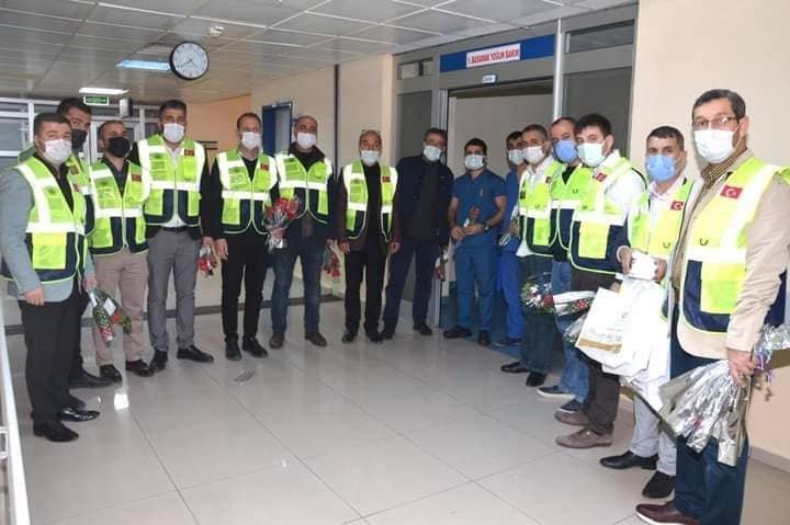 Midyat Belediyesi Çalışanları Sağlık çalışanlarının tıp bayramını kutlad galerisi resim 2