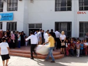 İzmir Esnafından Nusaybinli Öğrencilere Yardım