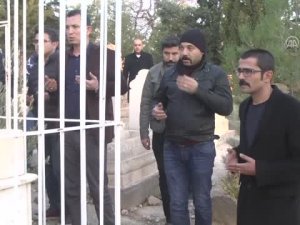 Şehit Öğretmen Mezarı Başında Anıldı