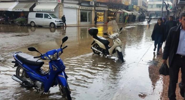 Midyat’ta Yağmur Yağdı Böyle Oldu