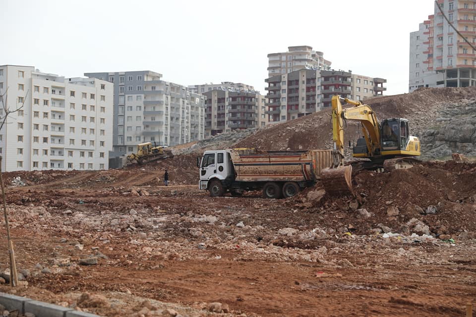 Artuklu Belediyesi araç trafiğini rahatlatmak için çalışıyor