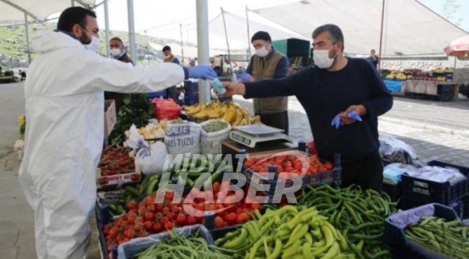 Midyat’ta Coronavirüs tedbirleri kapsamında, Haftanın 4 günü kurulan pazar yerleri 2 güne indirildi.