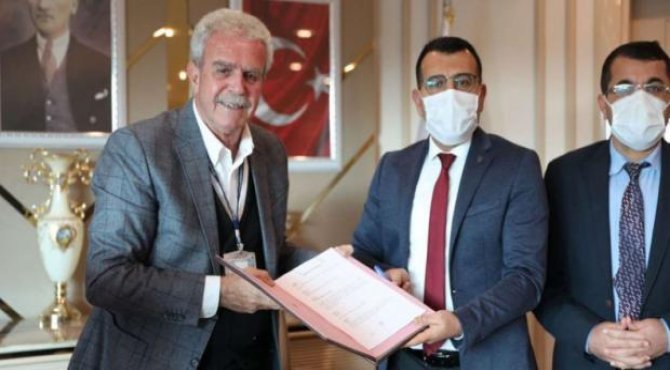 Artuklu Belediyesinden öğrencilere tablet desteği