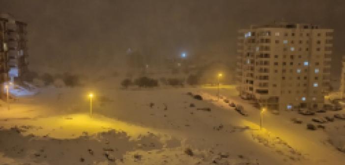 Mardin'de yoğun kar yağışı başladı