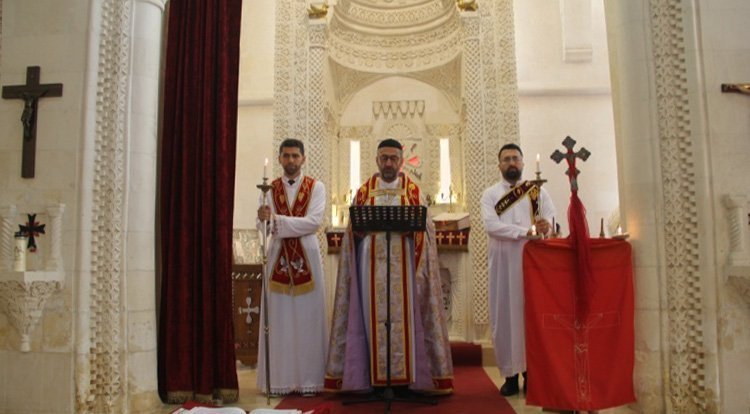 Süryaniler Midyat’ta Paskalya Bayramını Kutluyor