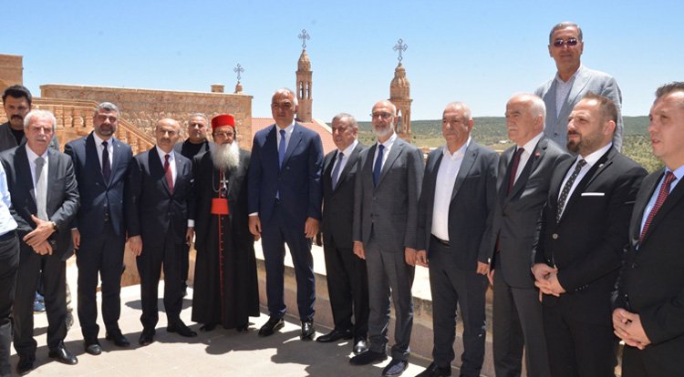 Kültür ve Turizm Bakanı Ersoy, Mardin'de temaslarda bulundu