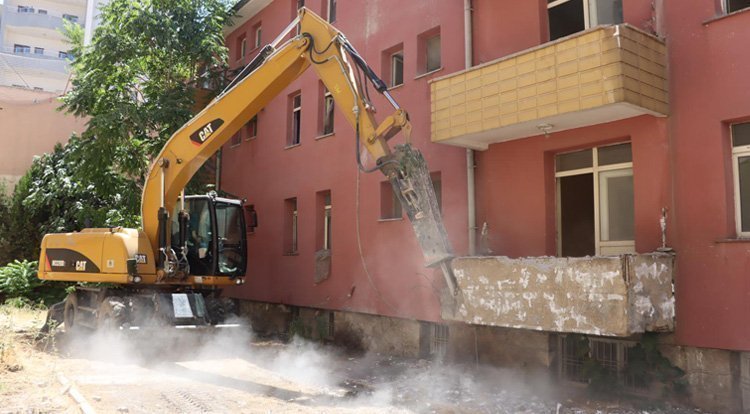 Midyat'ta yerine yeşil alan ve park yapılacak askeri lojmanlar için yıkım kararı