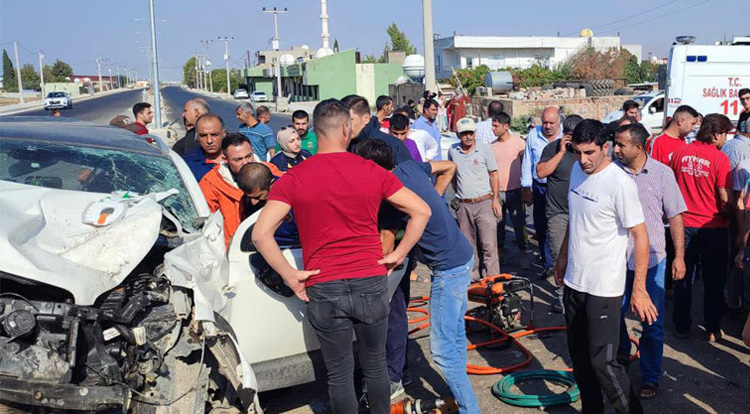 Bitirilemeyen çevre yolunda feci kaza! Ortaklık savaş alanına döndü