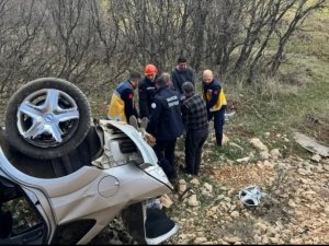 Kontrolden çıkan otomobil takla attı: 3 yaralı