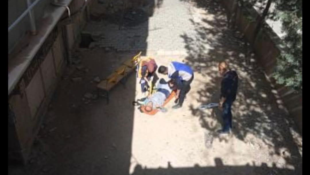 Balkondan Düşen Kişi Ağır Yaralandı