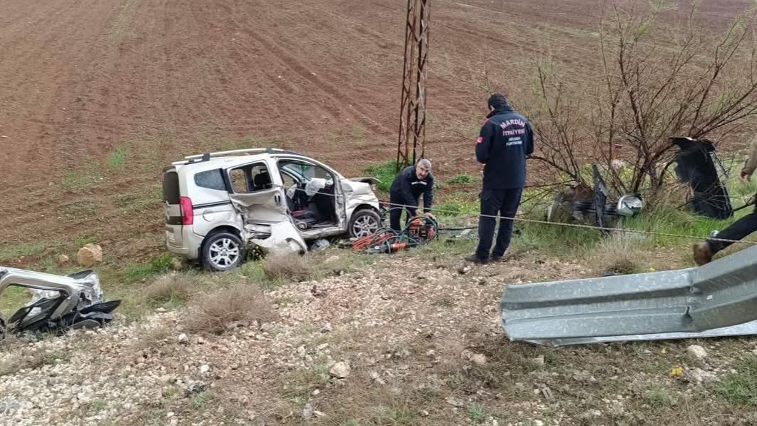 Midyat’ta Trafik Kazası: 1’i Çocuk 3 Yaralı