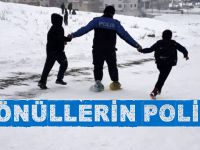 Midyat Polisi çocuklarla eğlendi