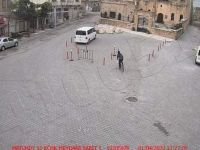 Midyat'ta caddeler ve sokaklar boş kaldı