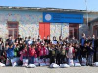 Akar Tekstil Yöneticileri ve Çalışanları Mardinli Çocuklarla Bir Araya Geldi