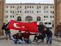 Midyat’ta Askere gidecek gençlerin bayrak sevgisi