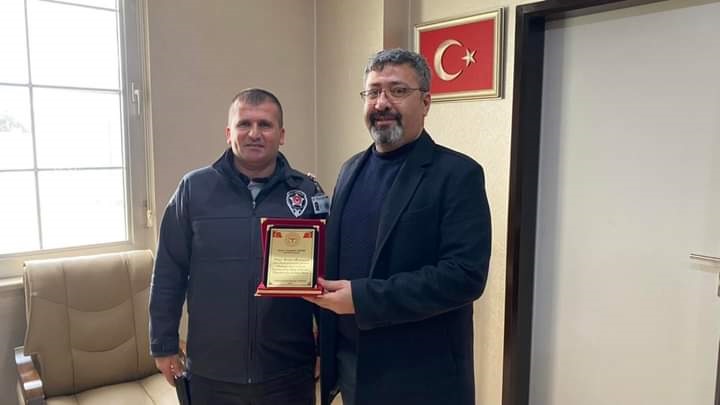 bashekim-tarafindan-guvenlik-personellerine-plaket-takdim-edildi-2.jpeg