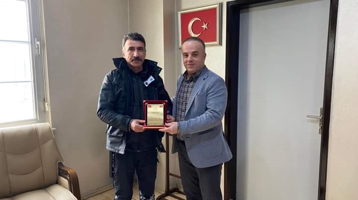 bashekim-tarafindan-guvenlik-personellerine-plaket-takdim-edildi-4.jpeg