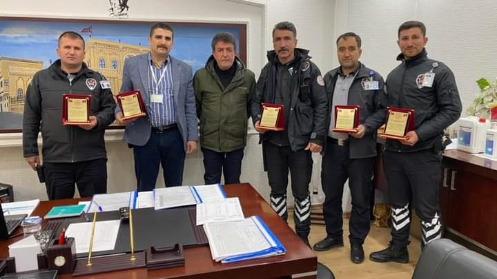 bashekim-tarafindan-guvenlik-personellerine-plaket-takdim-edildi-5.jpeg