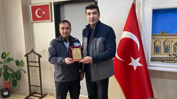 bashekim-tarafindan-guvenlik-personellerine-plaket-takdim-edildi-6.jpeg