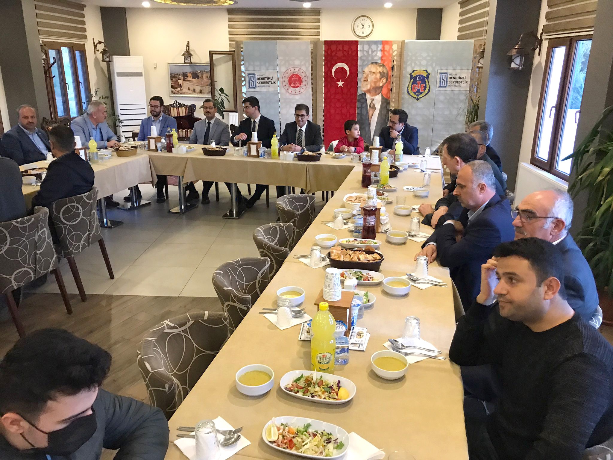 bassavci-olgun-denetimli-serbestlik-ve-hukumlulerle-birlikte-orucunu-acti-6.jpeg