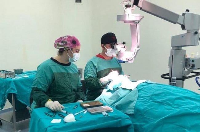 genc-doktor-gorev-yaptigi-midyatta-insanlara-isik-oldu-2.jpg genc-doktor-gorev-yaptigi-midyatta-insanlara-isik-oldu-2.jpg