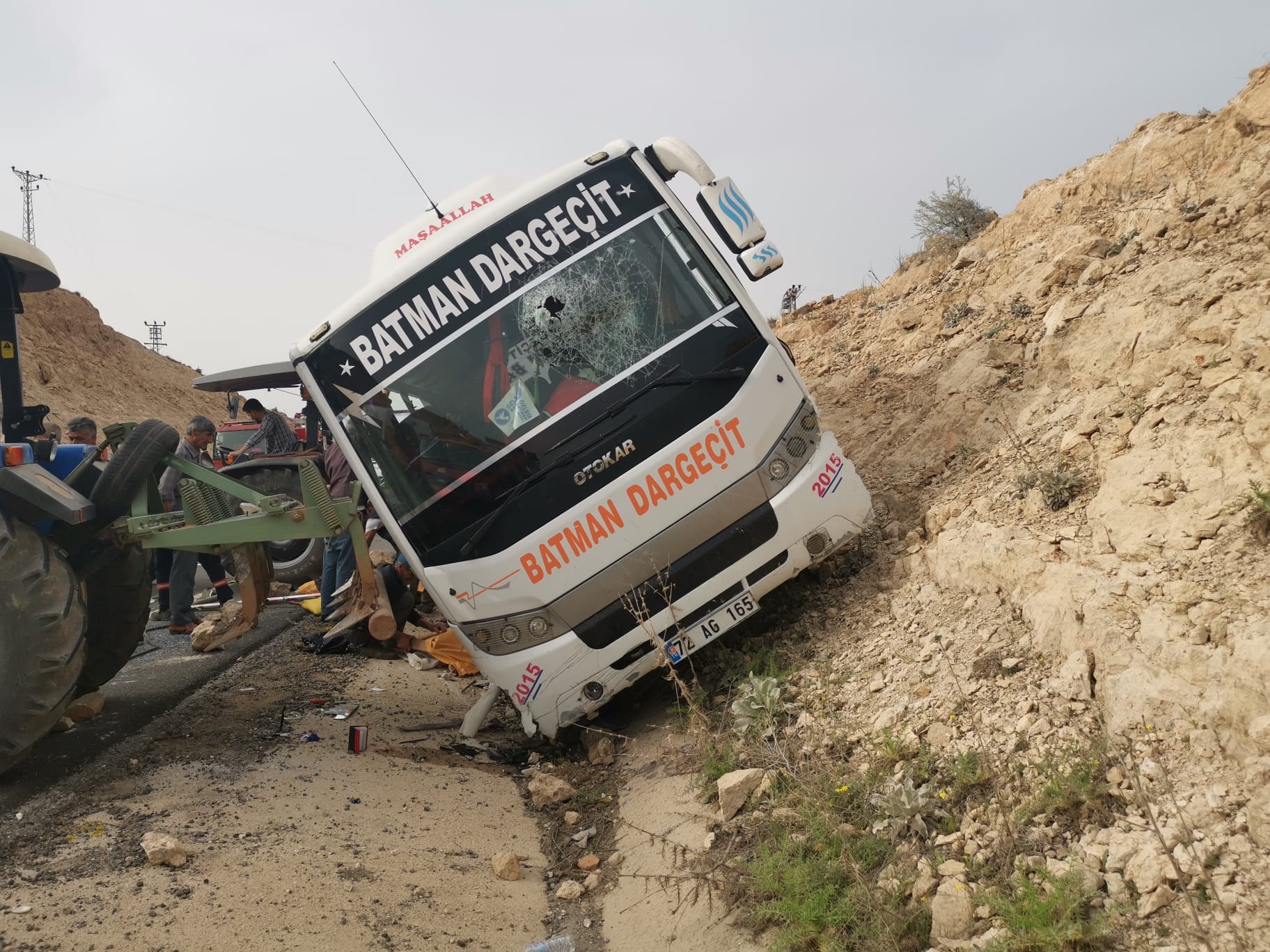 midyat-ta-feci-trafik-kazasi-3-olu-4-yarali-4.jpg