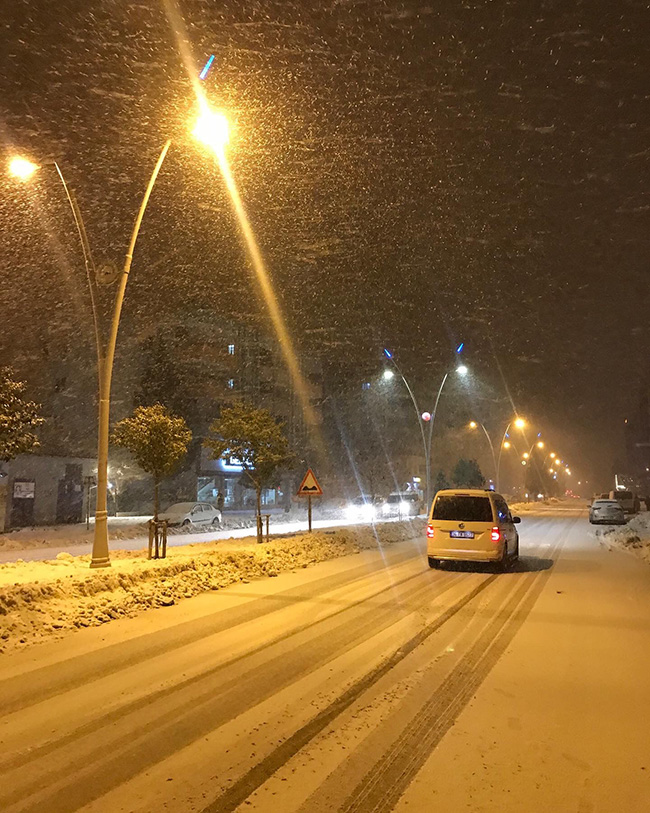 midyatta-beklenen-kar-yagisi-basladi-(1).jpeg