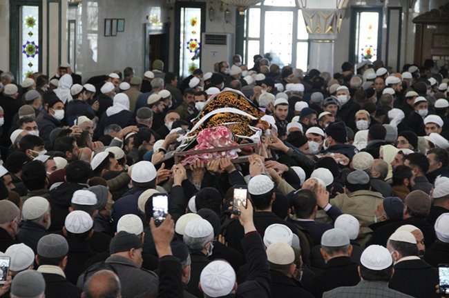 molla-zubeyir-arnasi-ebediyete-ugurlandi-(10).jpg