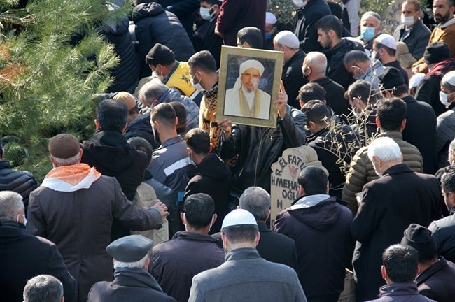 molla-zubeyir-arnasi-ebediyete-ugurlandi-(14).jpg