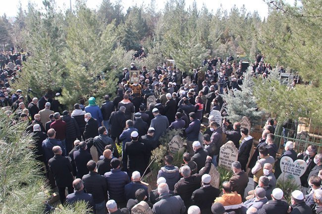 molla-zubeyir-arnasi-ebediyete-ugurlandi-(18).jpg