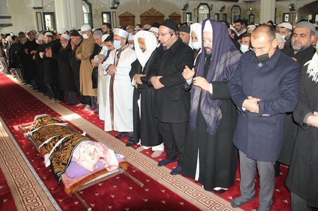 molla-zubeyir-arnasi-ebediyete-ugurlandi-(9).jpg